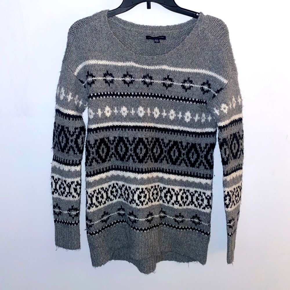 American Eagle Sweater
